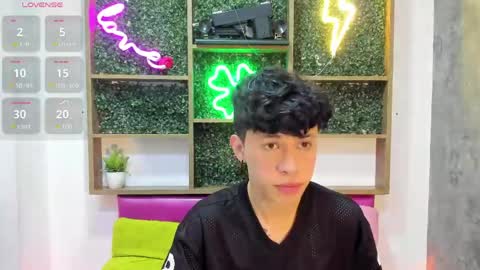 Snapshot of axel_evanss chatting on 04/18/26, 12:20 Axel Evanss online show from 04/18/26, 12:20