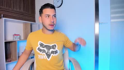 axel_grey_ online show from 09/14/25, 12:48