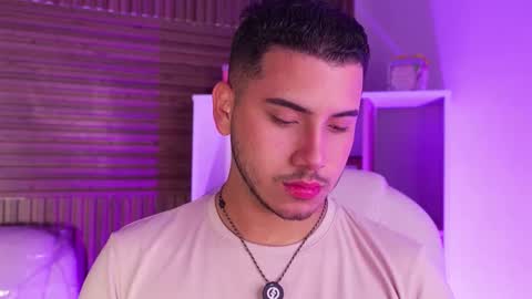 axel_grey_ online show from 12/03/25, 12:25