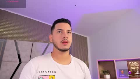 axel_grey_ online show from 02/03/26, 12:21