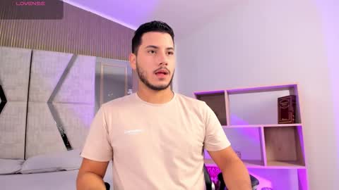 axel_grey_ online show from 02/17/26, 12:45