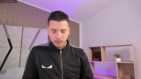 axel_grey_ online show from 02/25/26, 12:26