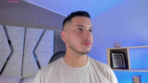 axel_grey_ online show from 05/27/26, 12:24