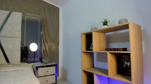 axel_grey_ online show from 06/16/26, 12:41