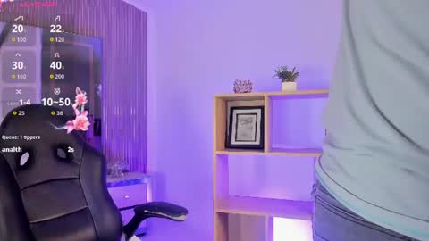 axel_grey_ online show from 06/25/26, 12:42