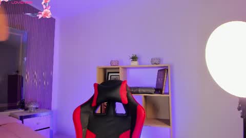 axel_grey_ online show from 07/14/26, 12:44