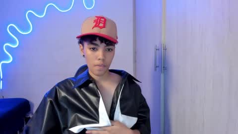 Snapshot of axel_luxxx chatting on 04/09/26, 01:05 Axel online show from 04/09/26, 01:05