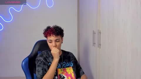 Snapshot of axel_luxxx chatting on 04/13/26, 01:05 Axel online show from 04/13/26, 01:05