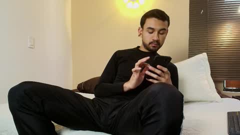 Snapshot of axel_moon_s chatting on 10/21/25, 07:47 Axel Moon online show from 10/21/25, 07:47