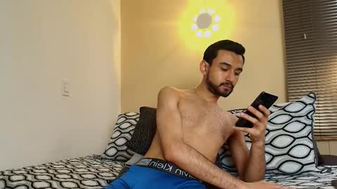 Snapshot of axel_moon_s chatting on 12/13/25, 07:53 Axel Moon online show from 12/13/25, 07:53