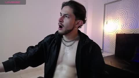 Axel  online show from 04/12/26, 01:43