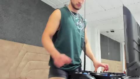 Axel  online show from 05/05/26, 12:46