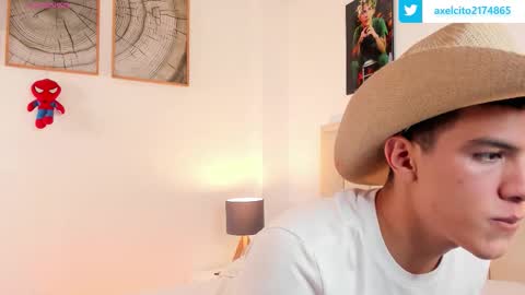 axel slim online show from 10/12/25, 03:27