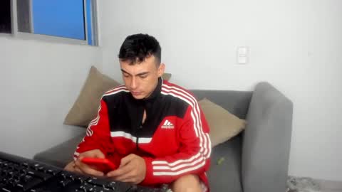 axel_smith10 online show from 04/04/26, 10:46