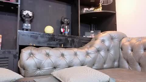 Axel  online show from 05/13/26, 09:00