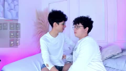 Axel  online show from 01/13/26, 02:55