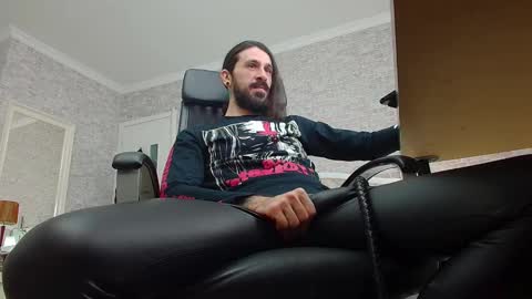 Snapshot of axelcolton chatting on 12/27/24, 06:46 AxelColton online show from 12/27/24, 06:46