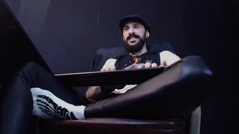 Snapshot of axelcolton chatting on 01/29/25, 07:04 AxelColton online show from 01/29/25, 07:04