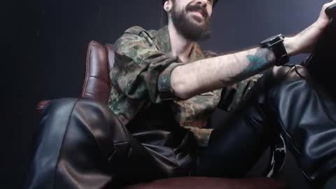 Snapshot of axelcolton chatting on 02/22/25, 09:23 AxelColton online show from 02/22/25, 09:23