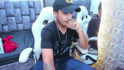 Snapshot of axell_cross2 chatting on 02/05/25, 08:57 Axell Cross2 online show from 02/05/25, 08:57