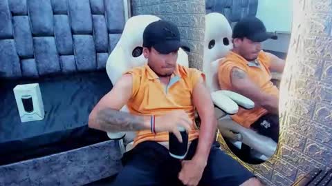 Snapshot of axell_cross2 chatting on 02/06/25, 11:48 Axell Cross2 online show from 02/06/25, 11:48