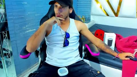 Snapshot of axell_cross2 chatting on 02/11/25, 11:01 Axell Cross2 online show from 02/11/25, 11:01