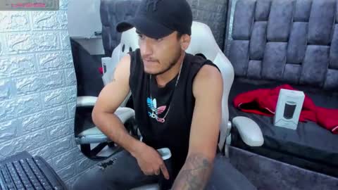 Snapshot of axell_cross2 chatting on 02/15/25, 10:52 Axell Cross2 online show from 02/15/25, 10:52