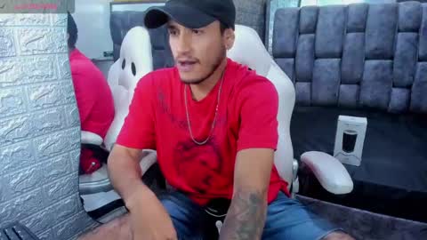 Snapshot of axell_cross2 chatting on 02/17/25, 07:53 Axell Cross2 online show from 02/17/25, 07:53