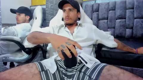 Snapshot of axell_cross2 chatting on 02/19/25, 12:03 Axell Cross2 online show from 02/19/25, 12:03