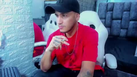 Snapshot of axell_cross2 chatting on 02/23/25, 07:07 Axell Cross2 online show from 02/23/25, 07:07