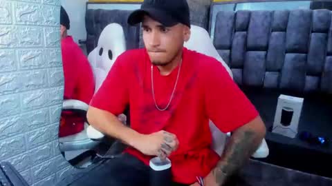 Snapshot of axell_cross2 chatting on 02/24/25, 01:13 Axell Cross2 online show from 02/24/25, 01:13