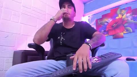 Snapshot of axell_cross2 chatting on 10/02/25, 12:39 Axell Cross2 online show from 10/02/25, 12:39