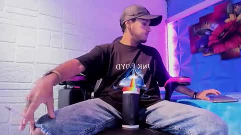 Snapshot of axell_cross2 chatting on 10/08/25, 02:25 Axell Cross2 online show from 10/08/25, 02:25