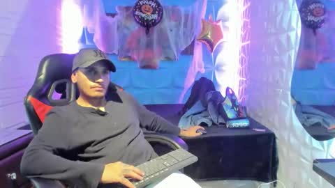 Snapshot of axell_cross2 chatting on 11/02/25, 06:38 Axell Cross2 online show from 11/02/25, 06:38