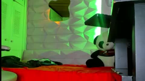 Snapshot of axell_cross2 chatting on 11/09/25, 09:29 Axell Cross2 online show from 11/09/25, 09:29