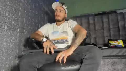 Snapshot of axell_cross2 chatting on 01/07/26, 07:49 Axell Cross2 online show from 01/07/26, 07:49