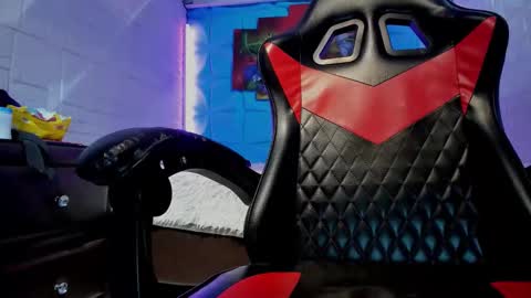 Snapshot of axell_cross2 chatting on 02/10/26, 01:43 Axell Cross2 online show from 02/10/26, 01:43