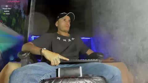 Snapshot of axell_cross2 chatting on 02/18/26, 01:45 Axell Cross2 online show from 02/18/26, 01:45