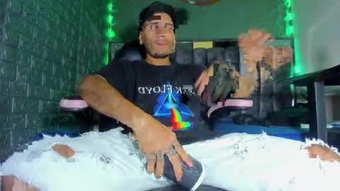 Snapshot of axell_cross2 chatting on 02/26/26, 02:38 Axell Cross2 online show from 02/26/26, 02:38