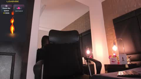 Axel Thompsom online show from 10/03/25, 11:51