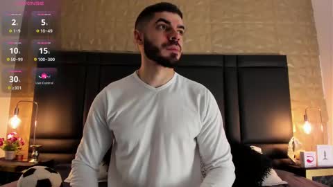 Axel Thompsom online show from 10/11/25, 11:20