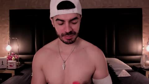 Axel Thompsom online show from 11/12/25, 12:05