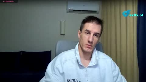 Axl online show from 02/25/26, 11:36