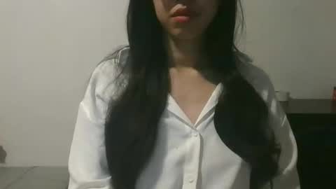 Snapshot of axuepetitt chatting on 12/27/24, 11:10 axue online show from 12/27/24, 11:10