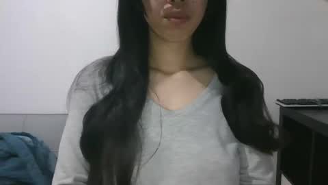 Snapshot of axuepetitt chatting on 02/22/25, 10:31 axue online show from 02/22/25, 10:31