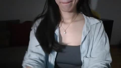 axue online show from 12/04/25, 09:23