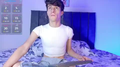 Snapshot of axxxel_twink chatting on 06/15/26, 02:36 Axxxel online show from 06/15/26, 02:36
