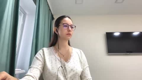 Snapshot of ayakoslotemaker chatting on 10/29/25, 05:31 Allison online show from 10/29/25, 05:31