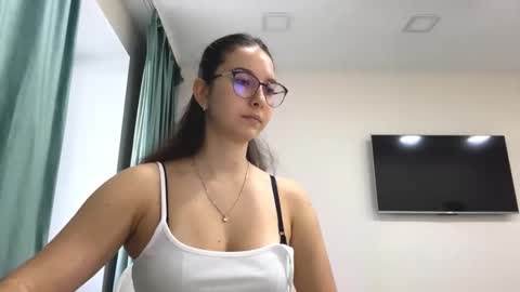 Snapshot of ayakoslotemaker chatting on 10/31/25, 07:20 Allison online show from 10/31/25, 07:20