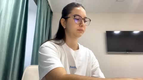 Snapshot of ayakoslotemaker chatting on 11/12/25, 06:14 Allison online show from 11/12/25, 06:14